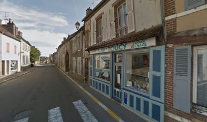 Reynier Stéphanie, Laverie Automatique à Toucy