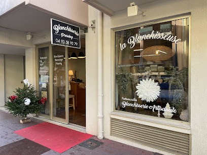 LA BLANCHISSEUSE, Blanchisserie à Vence
